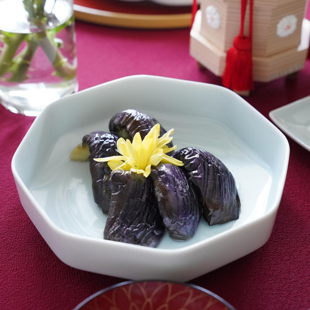 八角鉢　青白磁